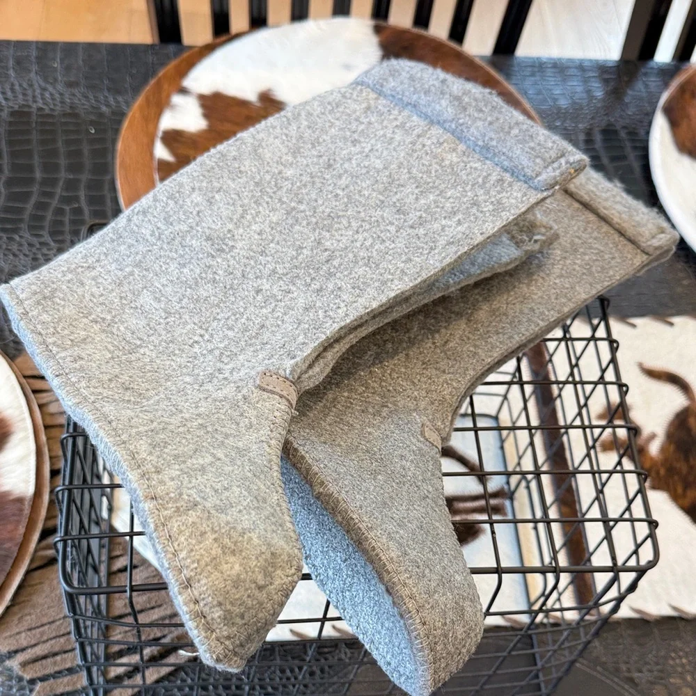 Source Unknown Gray Kids Felt Booties